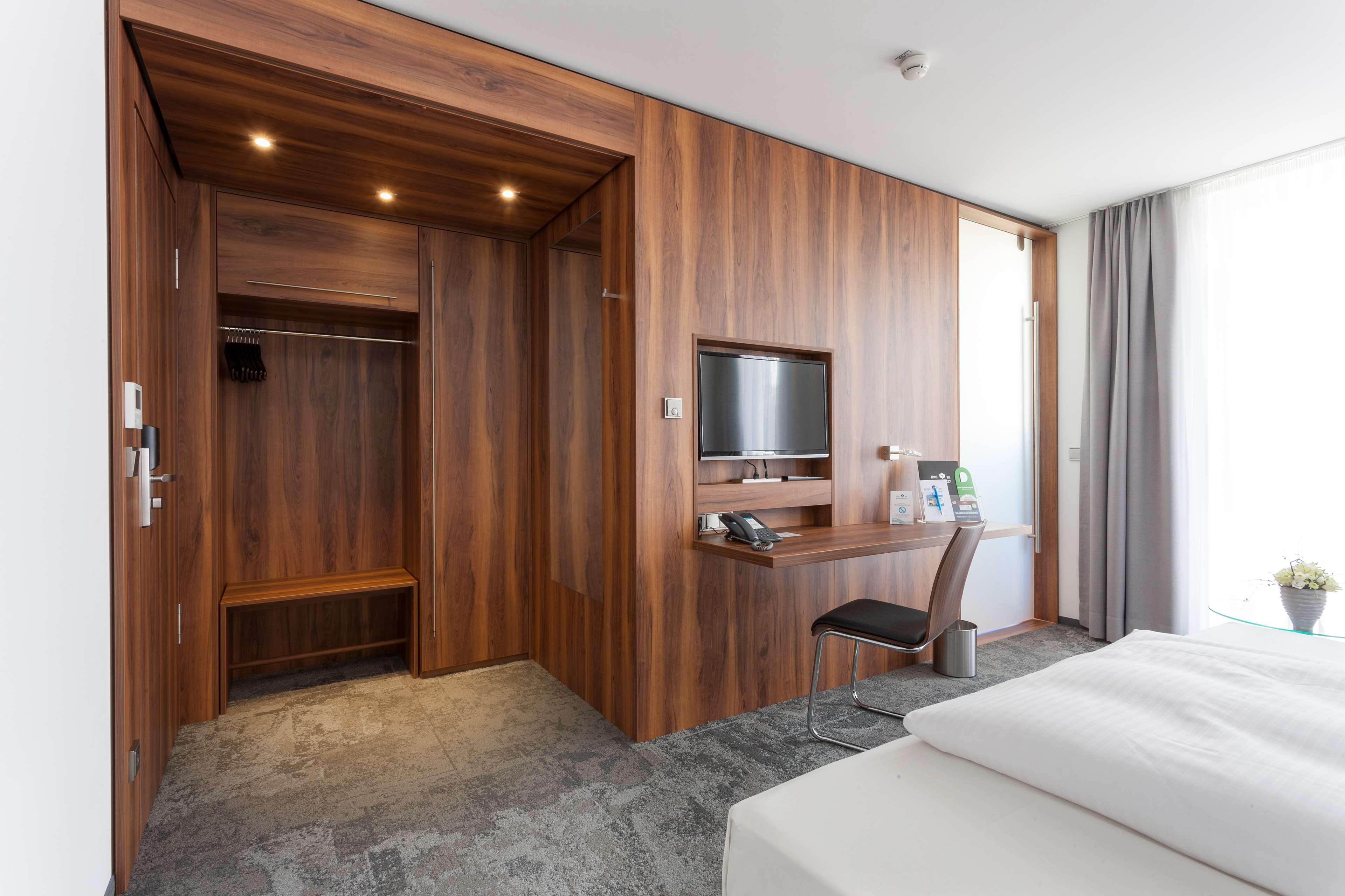 Best Western Hotel Am Europaplatz โคนิกส์บรุนน์ ภายนอก รูปภาพ