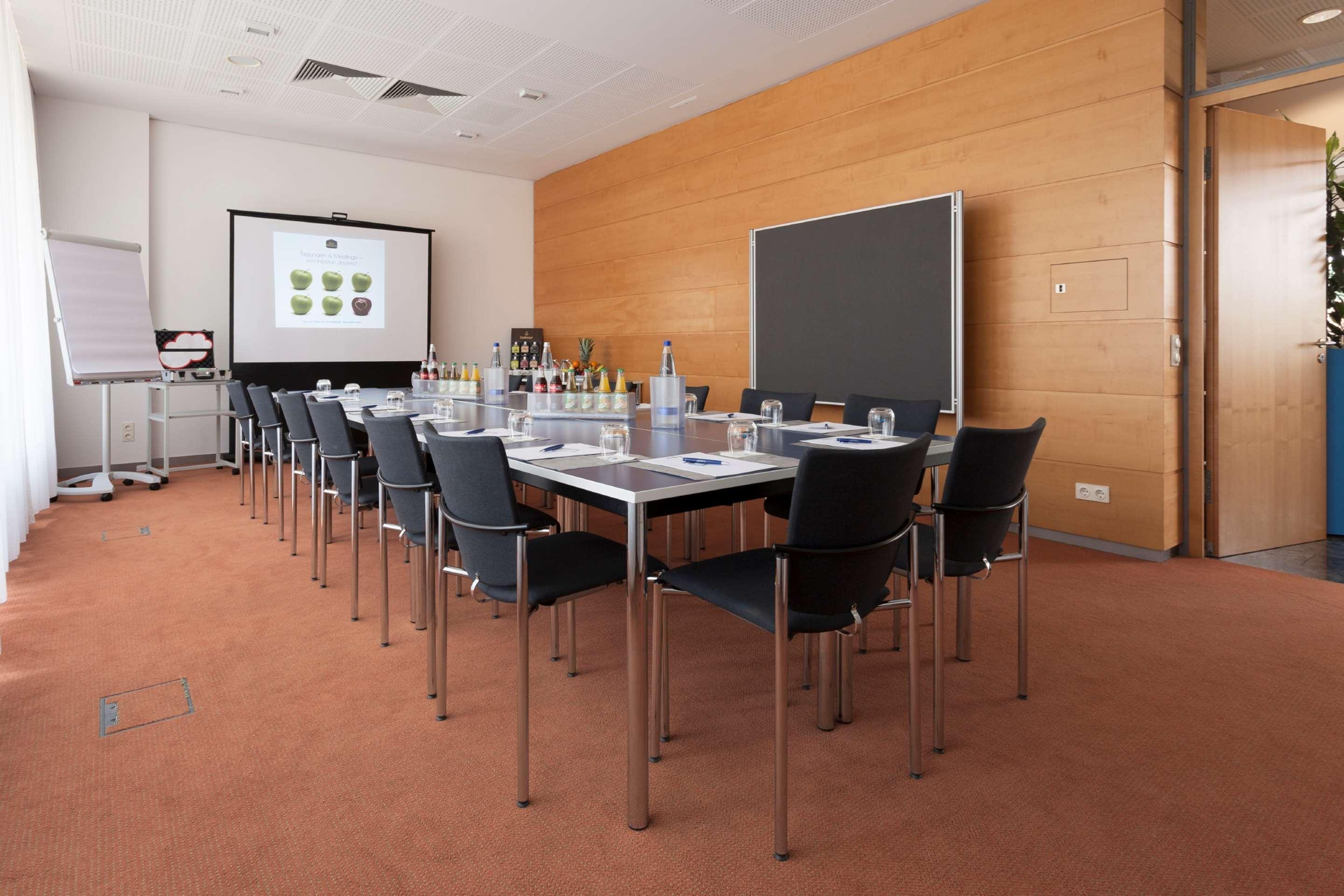 Best Western Hotel Am Europaplatz โคนิกส์บรุนน์ ภายนอก รูปภาพ