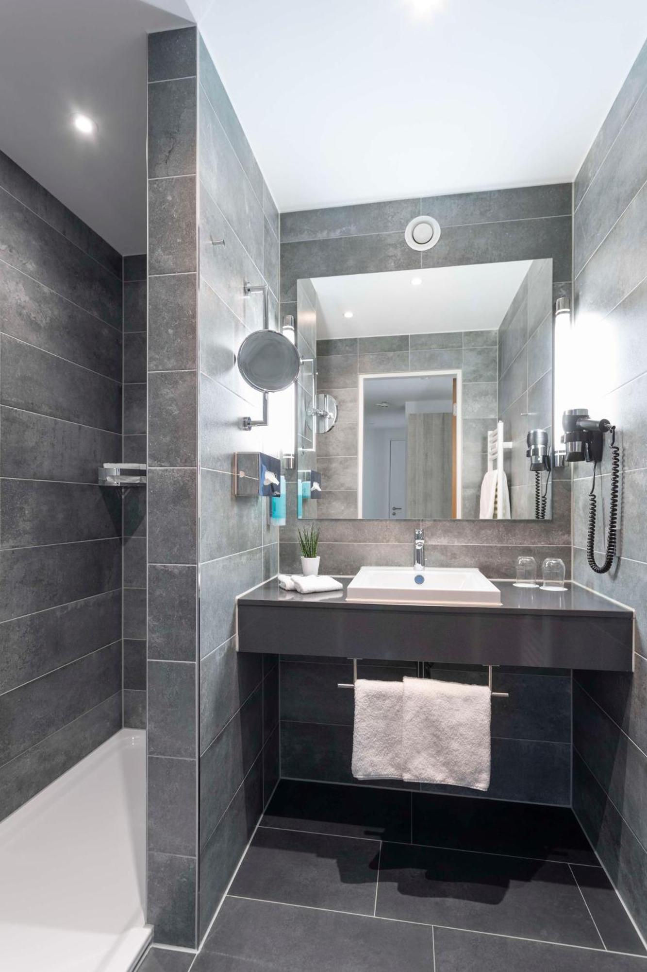 Best Western Hotel Am Europaplatz โคนิกส์บรุนน์ ภายนอก รูปภาพ