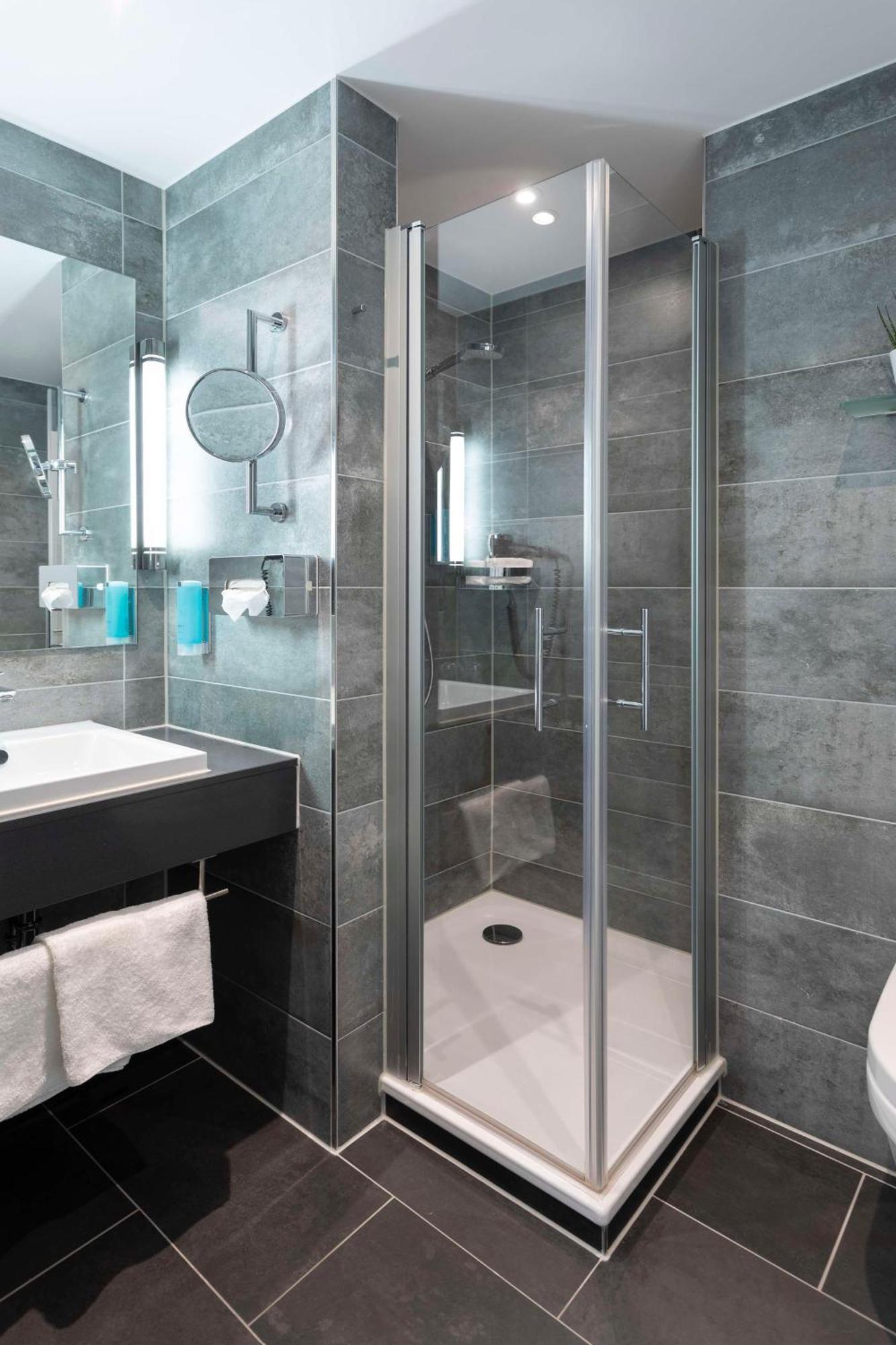 Best Western Hotel Am Europaplatz โคนิกส์บรุนน์ ภายนอก รูปภาพ