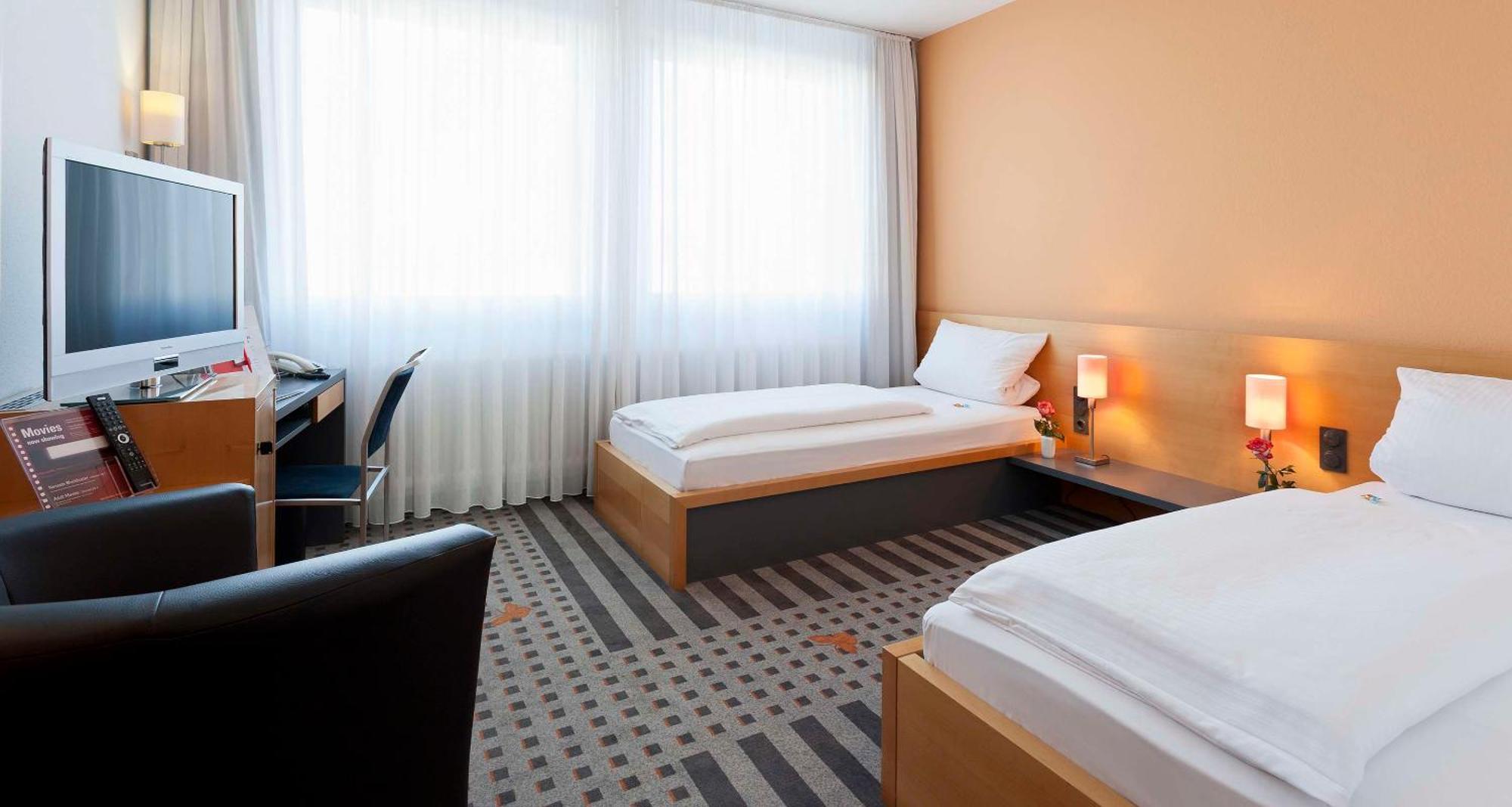 Best Western Hotel Am Europaplatz โคนิกส์บรุนน์ ภายนอก รูปภาพ